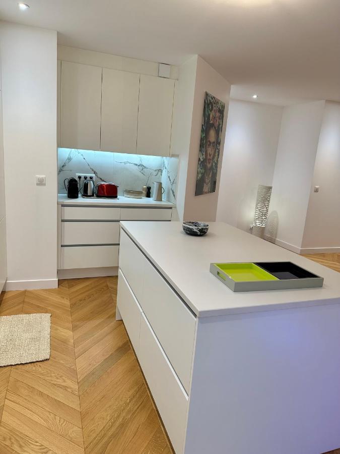 Bel Appartement Avec Parking Au Coeur De Reims Esterno foto