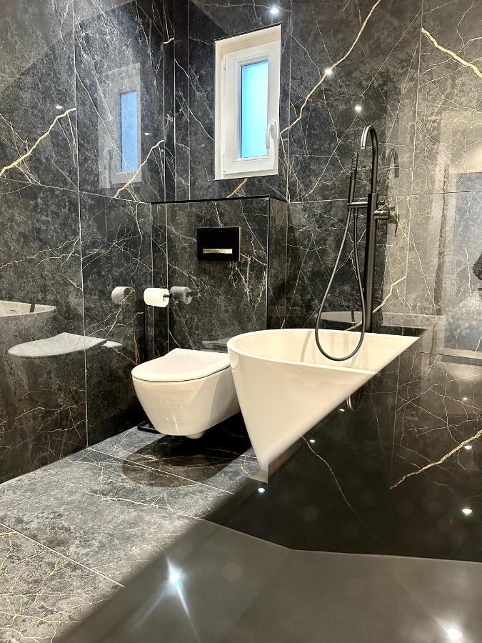 Bel Appartement Avec Parking Au Coeur De Reims Esterno foto