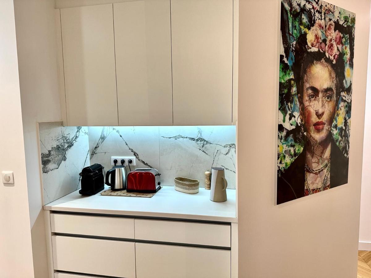 Bel Appartement Avec Parking Au Coeur De Reims Esterno foto